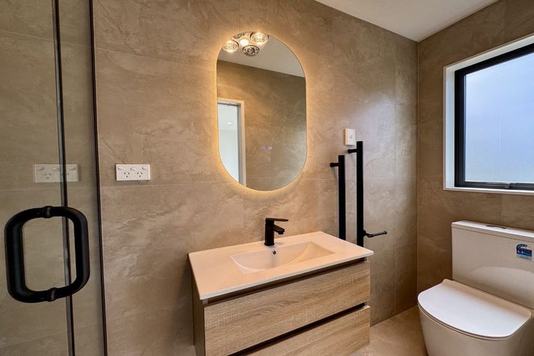 Photo of property in 2/36 Fairdale Place, Birkdale, Auckland, 0626