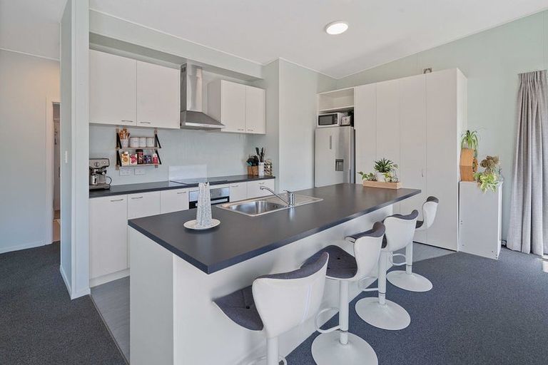 Photo of property in 9a Cuffs Road, Wainoni, Christchurch, 8061