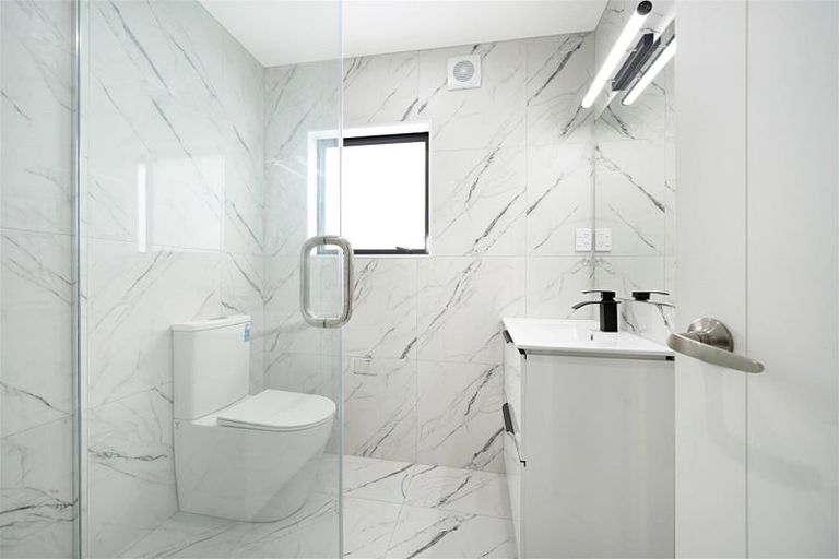 Photo of property in 16a Glen Marine Parade, Glendene, Auckland, 0602