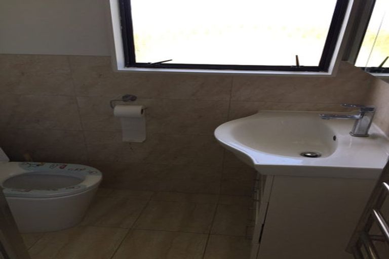 Photo of property in 1/25 Fernwood Grove, Bayview, Auckland, 0629