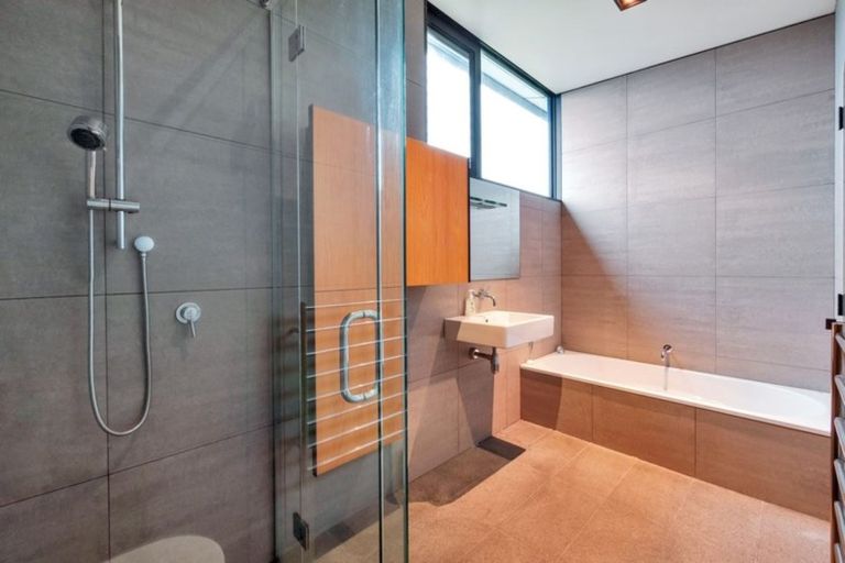 Photo of property in 51 Pacific Parade, Army Bay, Whangaparaoa, 0930