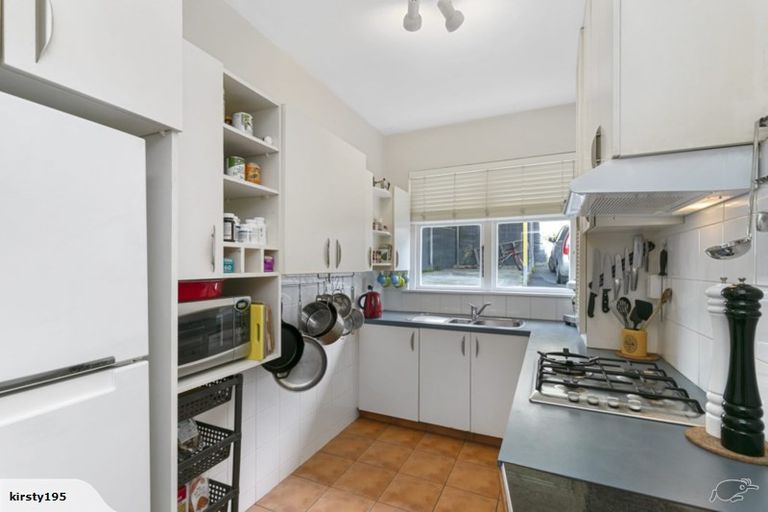 Photo of property in 5/1 Rixon Grove, Mount Victoria, Wellington, 6011