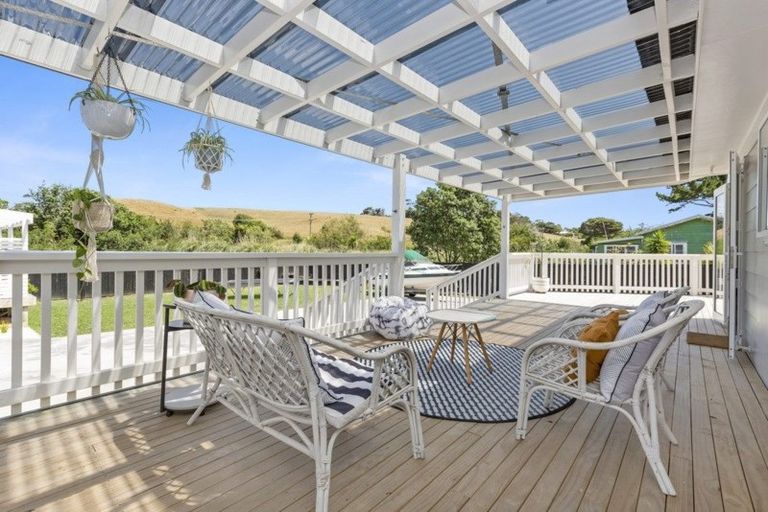 Photo of property in 30 Uenuku Avenue, Raglan, 3225