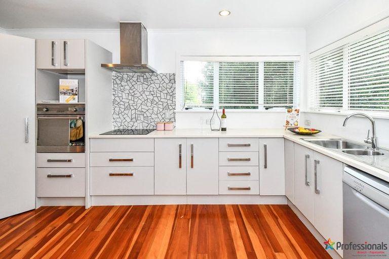 Photo of property in 6 Blanes Road, Weymouth, Auckland, 2103