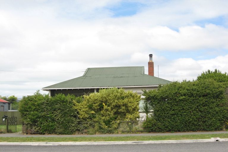 Photo of property in 4 Mackworth Street, Woolston, Christchurch, 8062