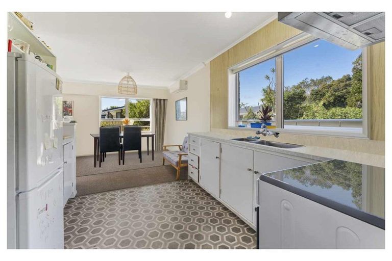 Photo of property in 28b Mahana Road, Paraparaumu Beach, Paraparaumu, 5032