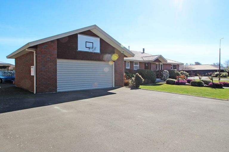 Photo of property in 54 Awamoa Road, Holmes Hill, Oamaru, 9401