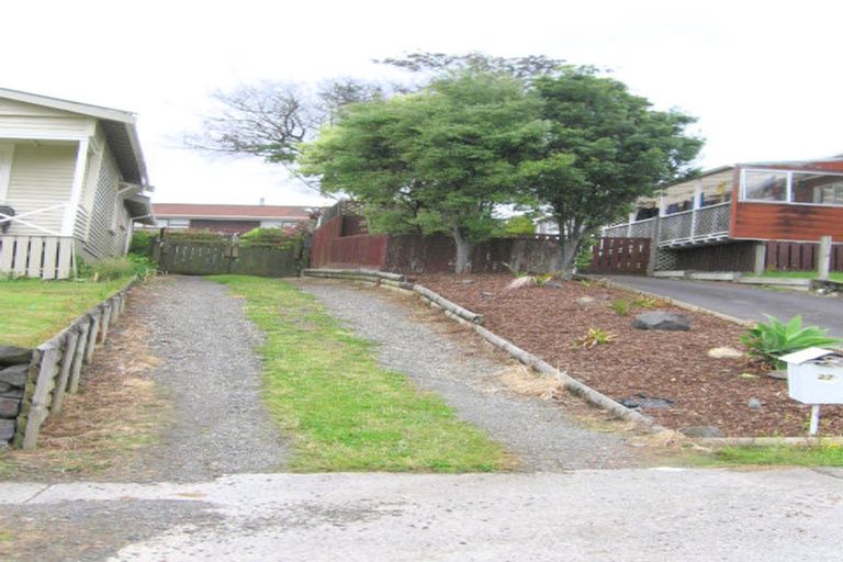 Photo of property in 1/27 Clayburn Road, Glen Eden, Auckland, 0602