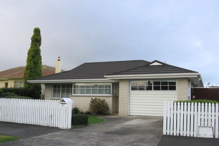 Photo of property in 21 Rangitira Avenue, Palmerston North, 4414
