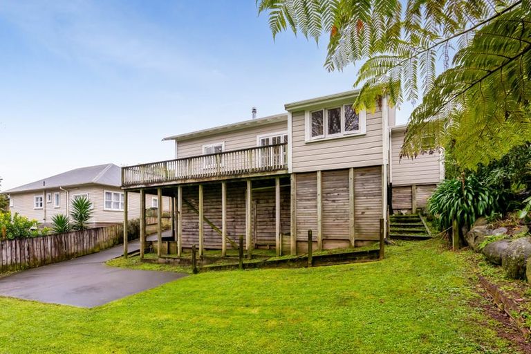 Photo of property in 11 Sycamore Grove, Lower Vogeltown, New Plymouth, 4310