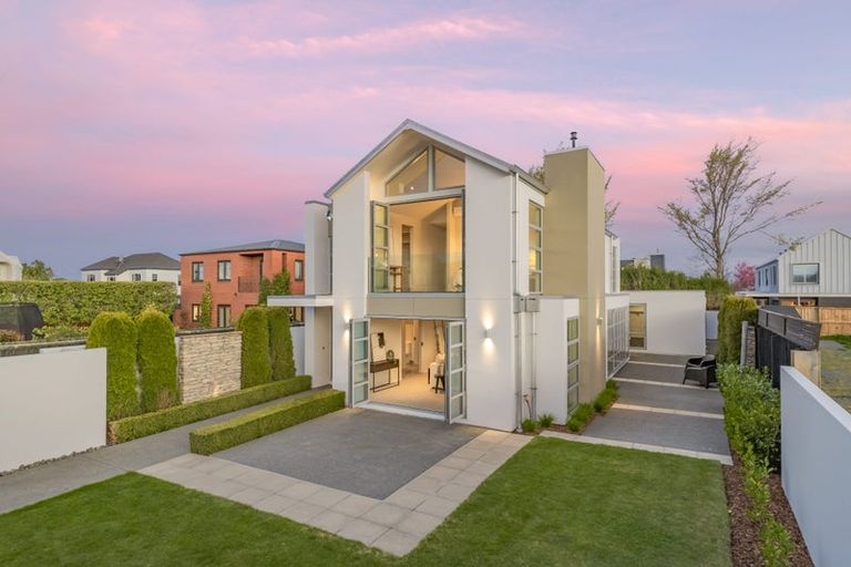 Photo of property in 72 Wai-iti Terrace, Bryndwr, Christchurch, 8052