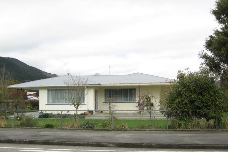 Photo of property in 78 Waller Street, Murchison, 7007