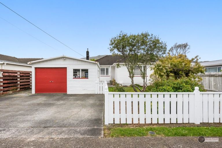 Photo of property in 51 Dover Road, Wainuiomata, Lower Hutt, 5014