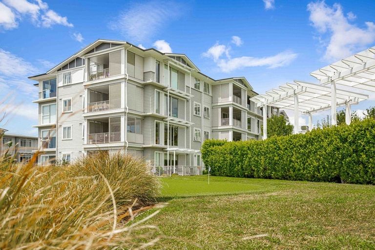 Photo of property in 107 Panorama Heights, Orewa, 0931