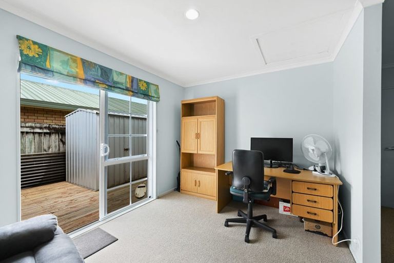 Photo of property in 37 Bouverie Crescent, Flagstaff, Hamilton, 3210