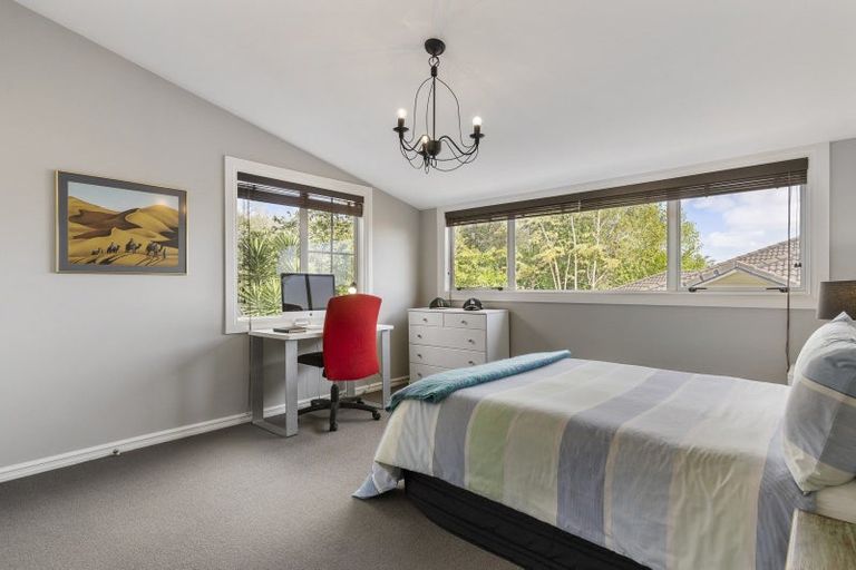 Photo of property in 17 Willowbank Close, East Tamaki Heights, Auckland, 2016