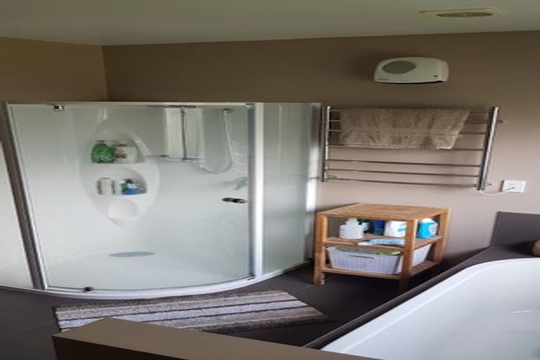 Photo of property in 146 Mcfaddens Road, St Albans, Christchurch, 8052