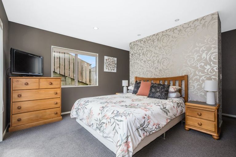 Photo of property in 33 Kahurangi Heights, Aotea, Porirua, 5024