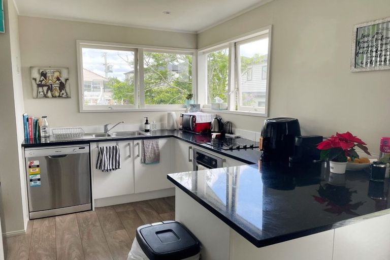 Photo of property in 2/2 Pine Terrace, Howick, Auckland, 2014