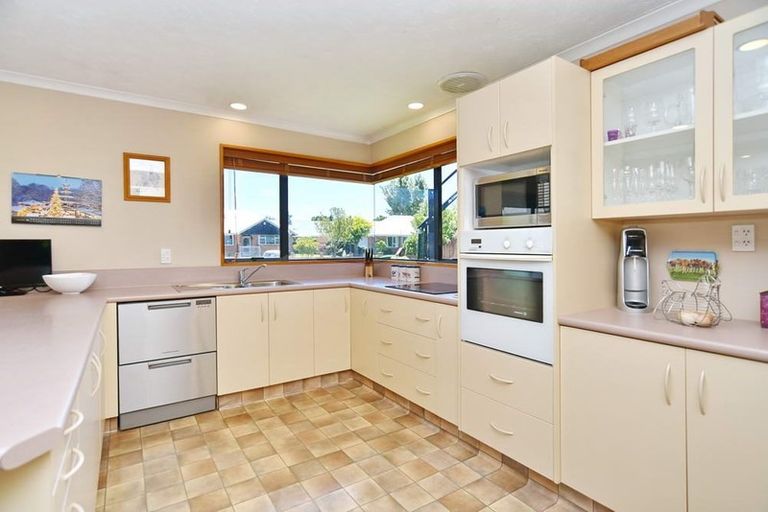 Photo of property in 6 Melford Close, Rangiora, 7400