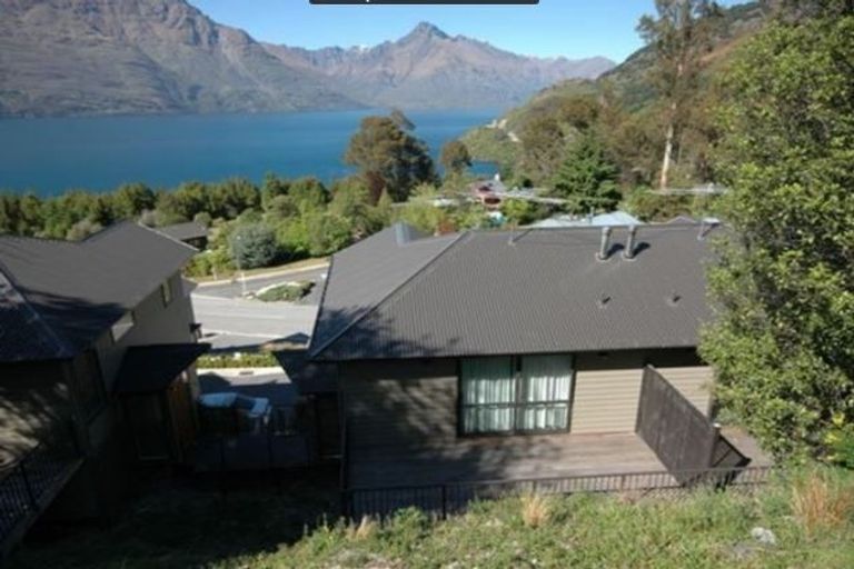 Photo of property in Arno Apartment, 2/8 Mckerrow Place, Sunshine Bay, Queenstown, 9300