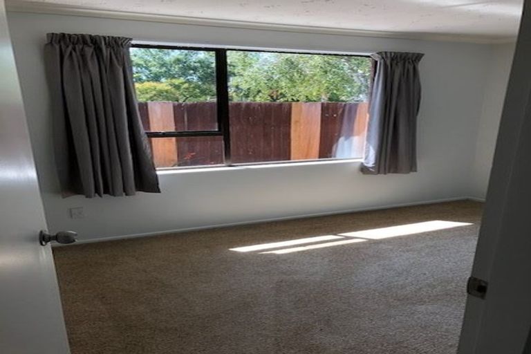 Photo of property in 19 Montclare Avenue, Ilam, Christchurch, 8041