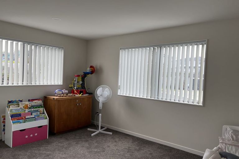 Photo of property in 10 Takurua Terrace, Orewa, 0931