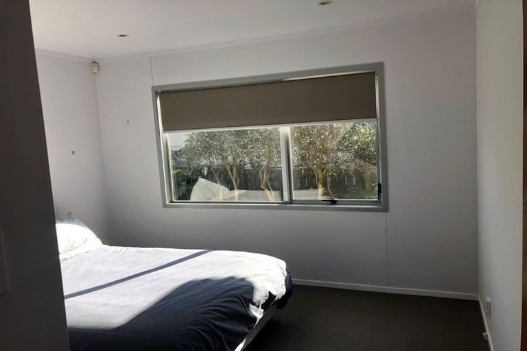 Photo of property in 2/8 Putney Place, Ranui, Auckland, 0612