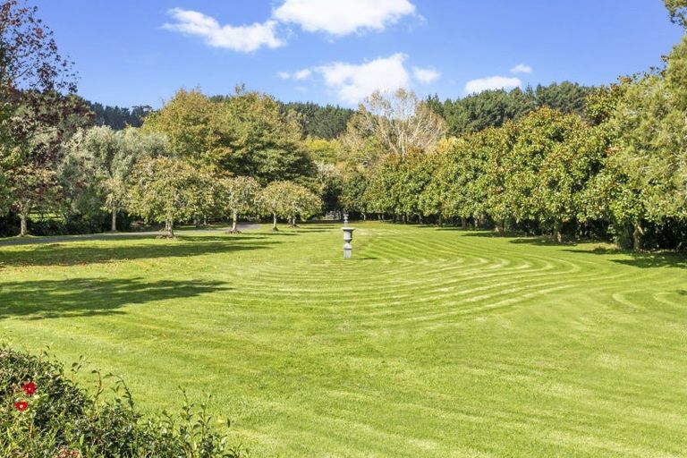 Photo of property in 75 Sutton Road, Brookby, Manurewa, 2576