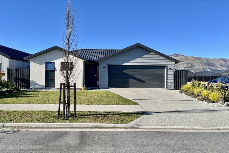 Photo of property in 13 Dunn Street, Lake Hawea, 9382