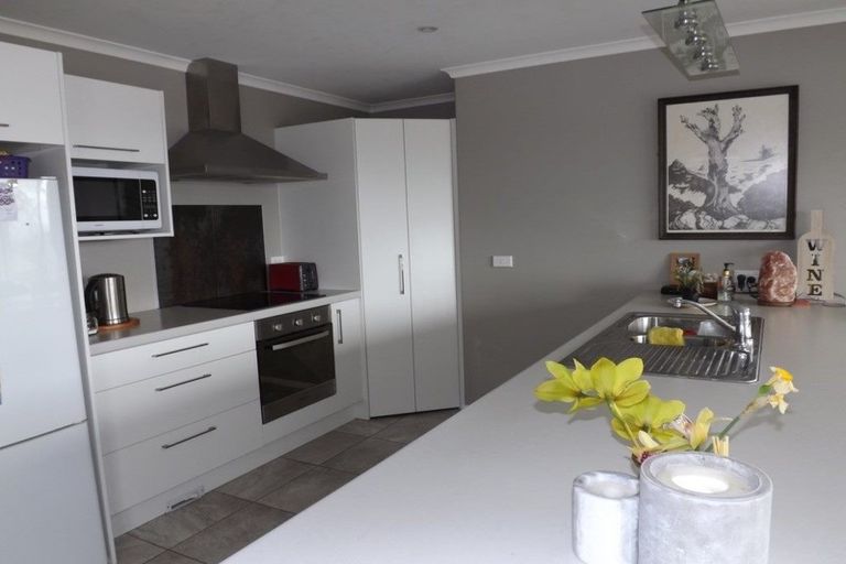 Photo of property in 5 Ballintoy Park Drive, Welcome Bay, Tauranga, 3175