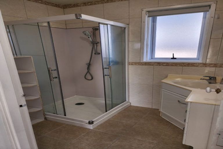 Photo of property in 48 Cardiff Road, Pakuranga, Auckland, 2010