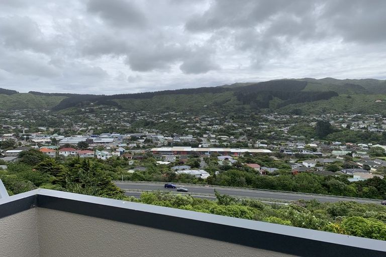 Photo of property in 110 Woodman Drive, Tawa, Wellington, 5028