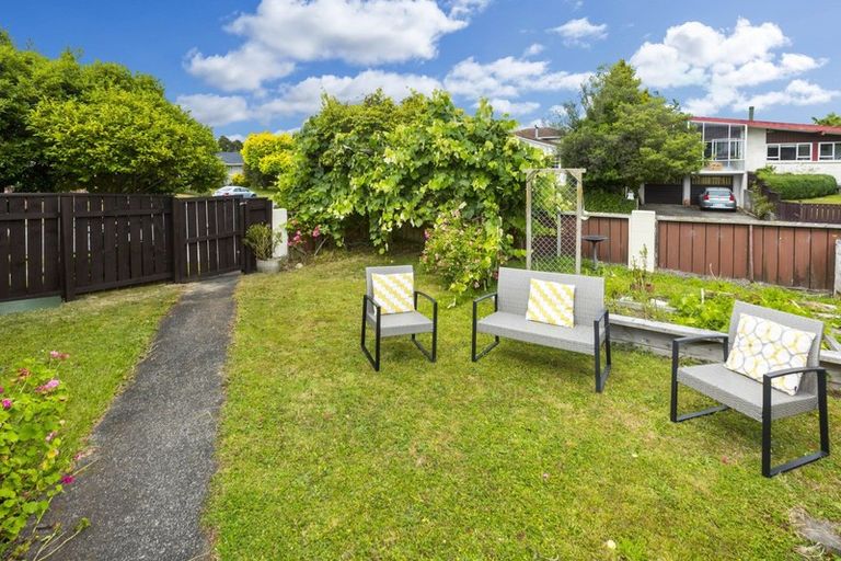 Photo of property in 9 Montana Road, Totara Park, Upper Hutt, 5018