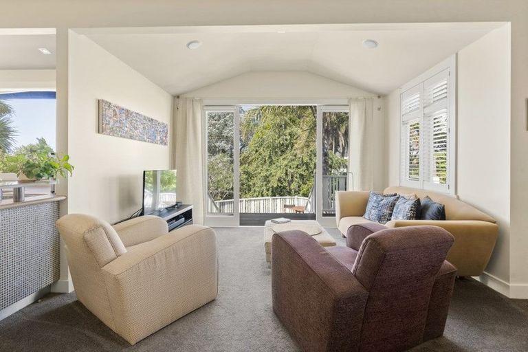 Photo of property in 52 Westmere Crescent, Westmere, Auckland, 1022