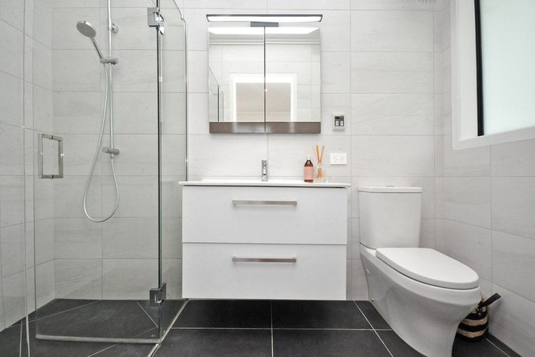 Photo of property in 8 Bellamont Street, Kumeu, 0810