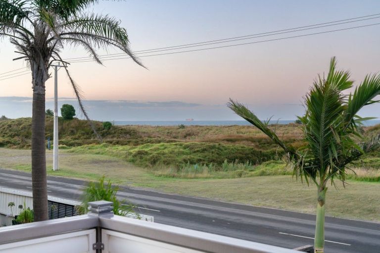 Photo of property in 960a Papamoa Beach Road, Papamoa Beach, Papamoa, 3118