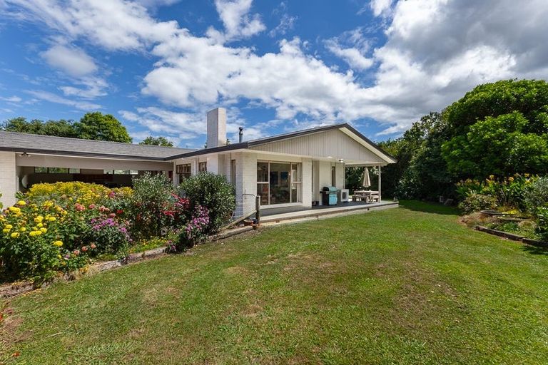 Photo of property in 46 North Manakau Road, Manakau, Levin, 5573