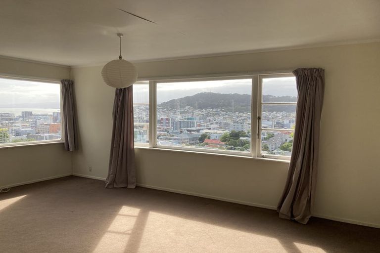 Photo of property in 1 Maarama Crescent, Aro Valley, Wellington, 6021