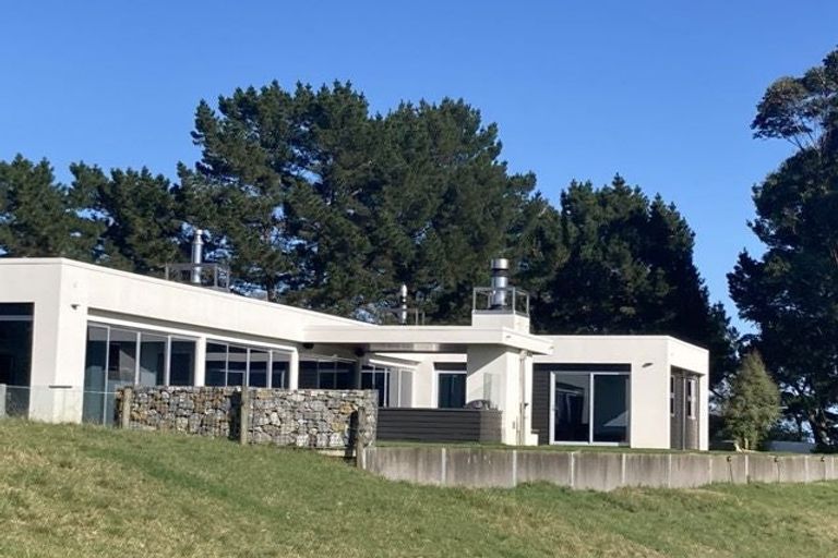Photo of property in 1122 Rangiotu Road, Rangiotu, Palmerston North, 4477