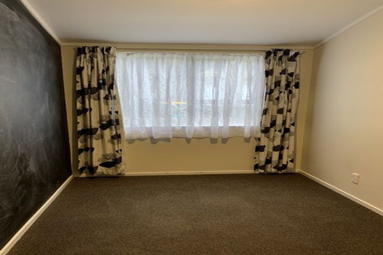 Photo of property in 92b Kamahi Street, Stokes Valley, Lower Hutt, 5019