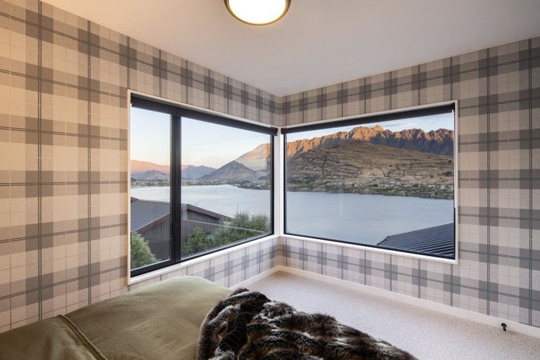 Photo of property in 11 Sunrise Lane, Queenstown, 9300