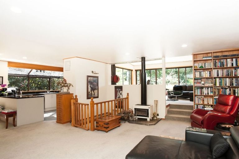 Photo of property in 7 Merlincote Crescent, Governors Bay, Lyttelton, 8971