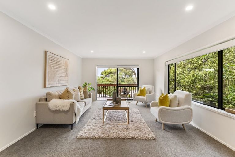 Photo of property in 43 Heathglen Place, Bayview, Auckland, 0629