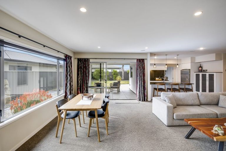 Photo of property in 72 Orotu Drive, Poraiti, Napier, 4112