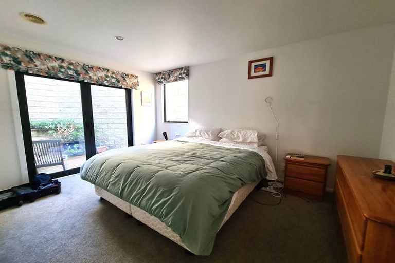Photo of property in 7/22 Oriental Terrace, Oriental Bay, Wellington, 6011