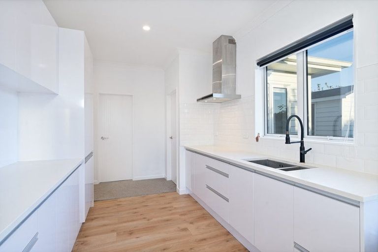 Photo of property in 25 Gilbransen Road, Kumeu, 0810