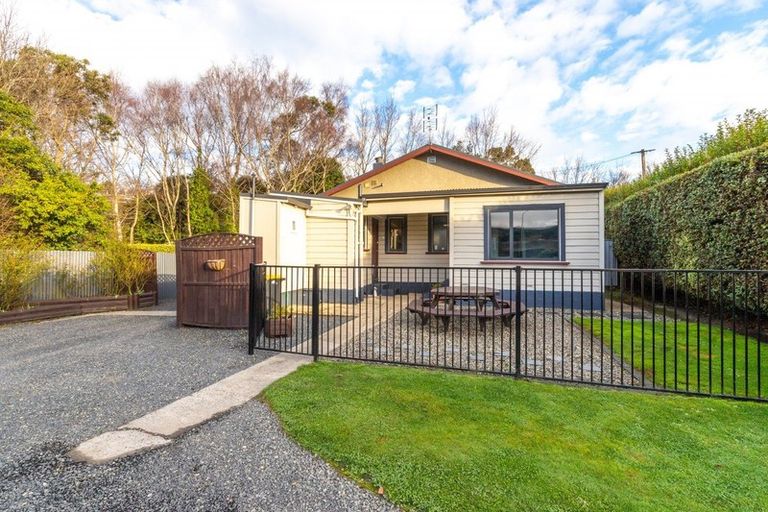 Photo of property in 101 Main South Road, Green Island, Dunedin, 9018