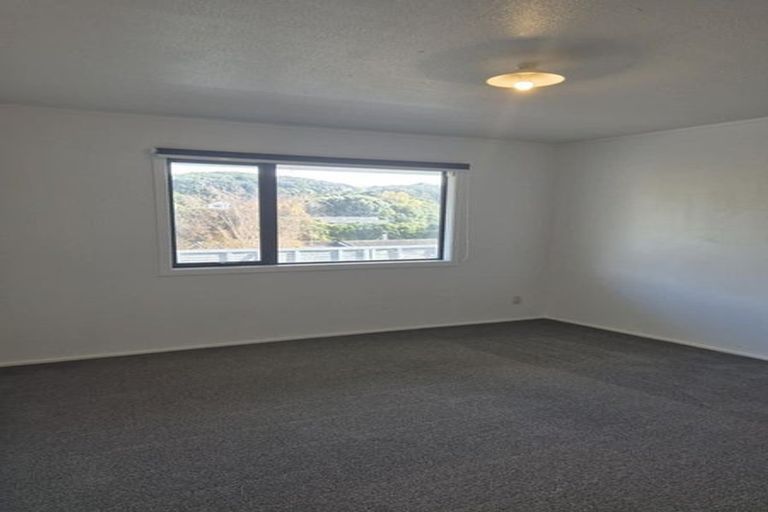 Photo of property in 49a Albatross Close, Whitby, Porirua, 5024