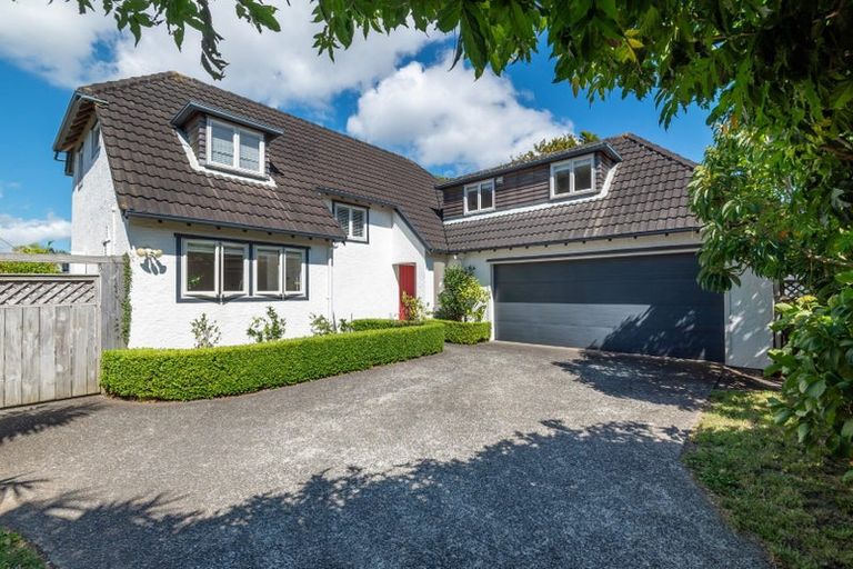 Photo of property in 1/35 Merani Street, Narrow Neck, Auckland, 0622